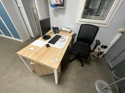 Office furniture (2) – kavel bij Dome Auctions, Kingersheim