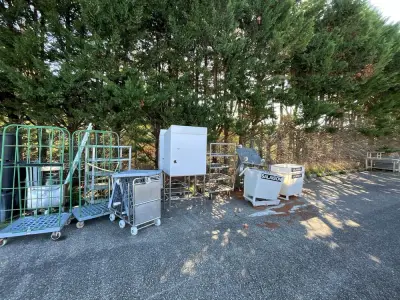 Assortment of various equipment – kavel bij Dome Auctions, Kingersheim
