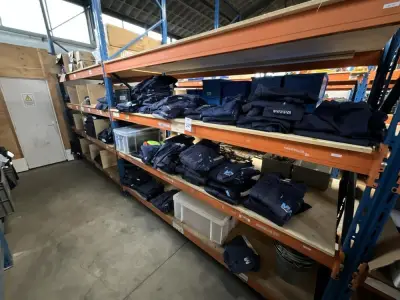 werkkleding – kavel bij Dome Auctions, Rotterdam