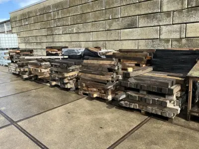Houten balken – kavel bij Dome Auctions, Rotterdam