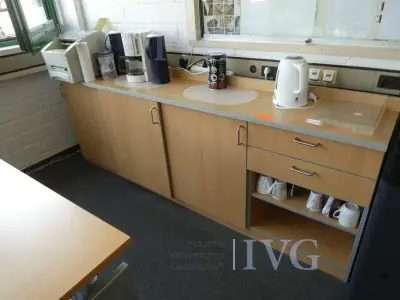 elektrisch höhenverstellbarer Schreibtisch – kavel bij IVG, Saarbrücken