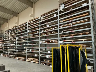 Pallet rack – kavel bij Dome Auctions, Höhenkirchen-Siegertsbrunn