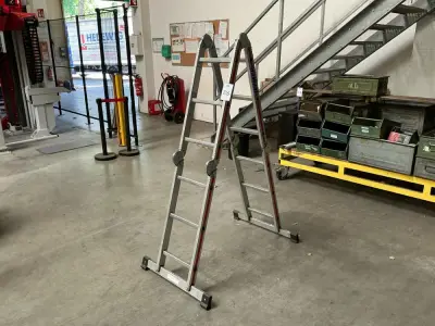 Hymer Foldable ladder – kavel bij Dome Auctions, Höhenkirchen-Siegertsbrunn