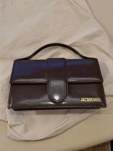 Jacquemus handtas – kavel bij Openbare Verkopen, Wielsbeke
