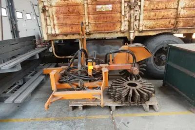 Hydraulische veegbostel Van daele – kavel bij Openbare Verkopen, Jabbeke