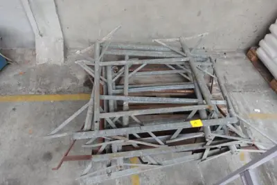 8x Metalen schraag – kavel bij Openbare Verkopen, Jabbeke