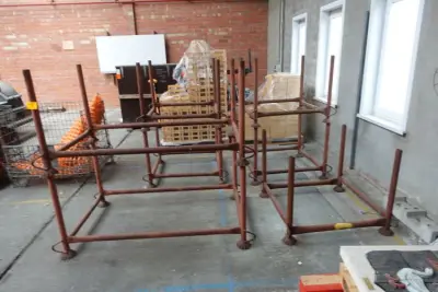 7x Diverse metalen houder – kavel bij Openbare Verkopen, Jabbeke