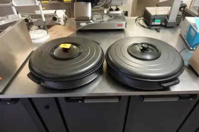 2x Elektrische braadpan Hendi – kavel bij Openbare Verkopen, Sint-Martens-Latem