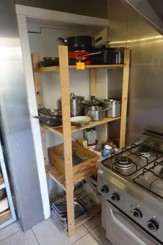 3x Inhoud rek – kavel bij Openbare Verkopen, Sint-Martens-Latem