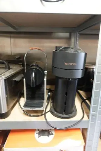 2x Elektrische diverse koffiemachine – kavel bij Openbare Verkopen, Sint-Martens-Latem