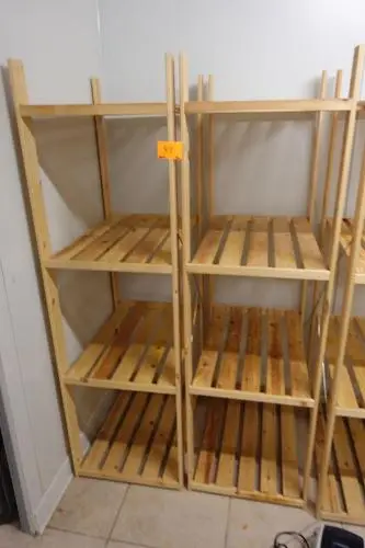 10x Houten rek – kavel bij Openbare Verkopen, Sint-Martens-Latem