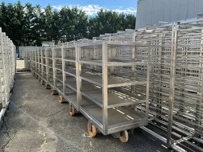 Set of 11 3-tier stainless steel carts – kavel bij Dome Auctions, Kingersheim