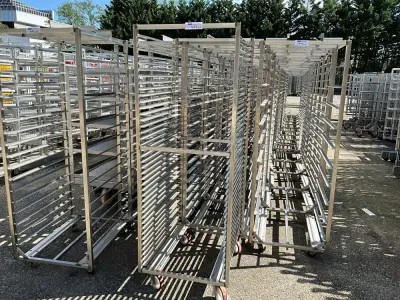 Set of 16 baking carts – kavel bij Dome Auctions, Kingersheim