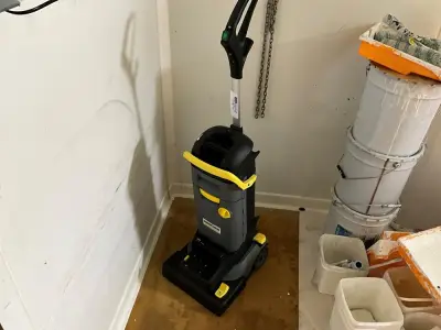 2025 KARCHER BR30/4 C BP PACK Battery-Powered Floor Scrubber – kavel bij Dome Auctions, Kingersheim