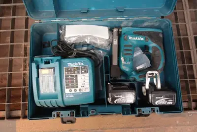 Accu nietpistool Makita – kavel bij Openbare Verkopen, Wervik