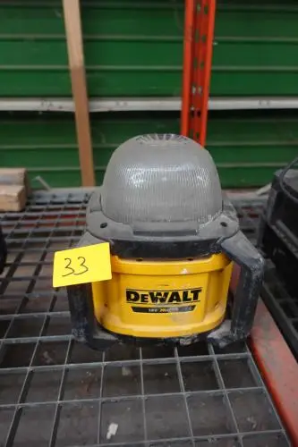 Lamp Dewalt – kavel bij Openbare Verkopen, Wervik