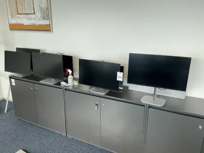 HP Monitor (2x) – kavel bij Dome Auctions, Rotterdam