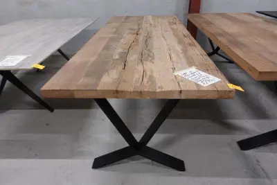 Oude massieve eiken tafel – kavel bij Openbare Verkopen, Wakken