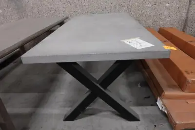 Indoor tafel – kavel bij Openbare Verkopen, Wakken