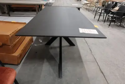 Mango tafel – kavel bij Openbare Verkopen, Wakken
