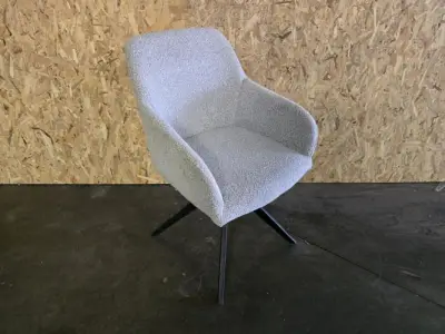 2x Eetkamerstoel MHM15 beige bouclé met kruispoot – kavel bij Openbare Verkopen, Pittem