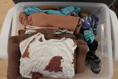 Partij kinderkledij – kavel bij Openbare Verkopen, Wielsbeke
