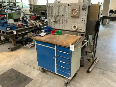 Tool trolley – kavel bij Dome Auctions, Höhenkirchen-Siegertsbrunn