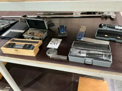 Various measuring tools – kavel bij Dome Auctions, Höhenkirchen-Siegertsbrunn