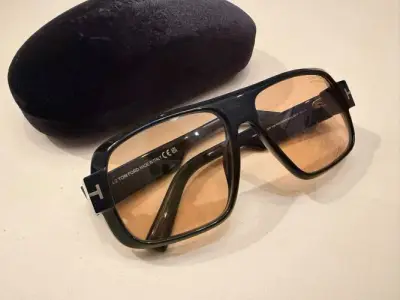 TOM FORD zonnebril – kavel bij Openbare Verkopen, Wielsbeke
