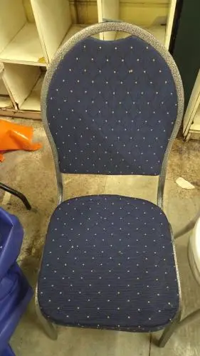 stoel met stoffen zit en rug – kavel bij Openbare Verkopen, Aalst