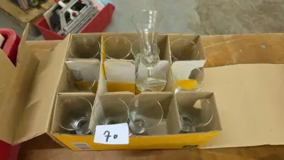 borrelglaasjes – kavel bij Openbare Verkopen, Aalst