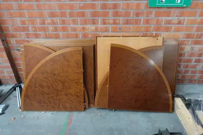 Partij houten tafels + metalen onderstel – kavel bij Openbare Verkopen, Jabbeke