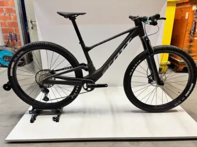 Scott Spark RC Team medium – kavel bij Openbare Verkopen, Ingelmunster