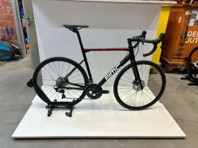 BMC Roadmachine ALR01 maat 54 – kavel bij Openbare Verkopen, Ingelmunster