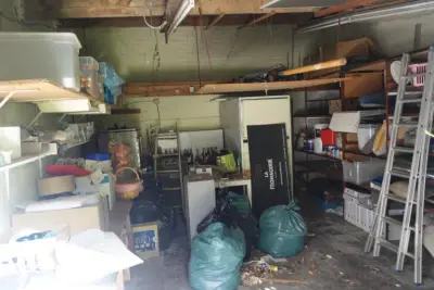 Inhoud garage – kavel bij Openbare Verkopen, Sint-Martens-Latem