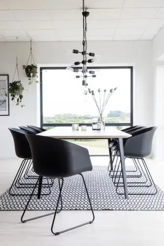 Eettafel Cecile 200x100 - effen beige – kavel bij Openbare Verkopen, Beveren-Leie