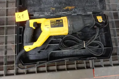 Reciprozaag Dewalt – kavel bij Openbare Verkopen, Wervik