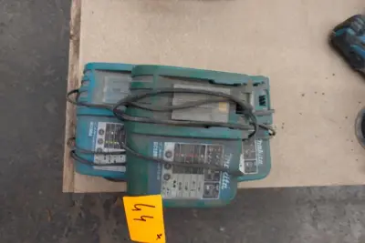 3x Lader Makita – kavel bij Openbare Verkopen, Wervik