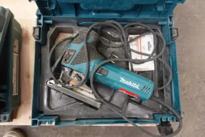 Decoupeerzaag Makita – kavel bij Openbare Verkopen, Wervik