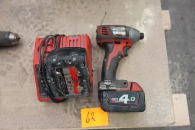 Accu boorhamer Milwaukee – kavel bij Openbare Verkopen, Wervik
