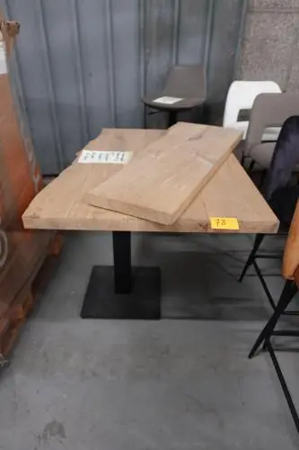 Massieve eiken tafel – kavel bij Openbare Verkopen, Wakken