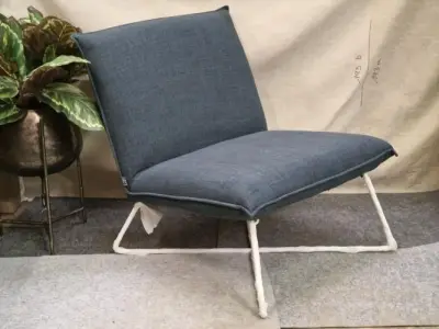 1x Fauteuil Regal Blauwe stof PR INTERIORS – kavel bij Openbare Verkopen, Pittem