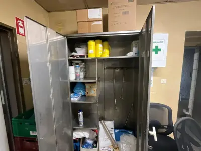Stainless Steel Cabinet with Contents – kavel bij Dome Auctions, Kingersheim