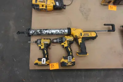 Accu set Dewalt – kavel bij Openbare Verkopen, Wervik