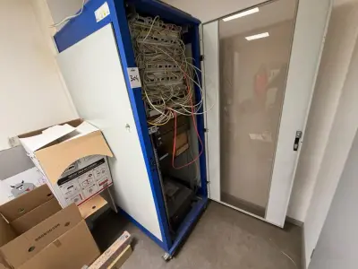 Server – kavel bij Dome Auctions, Höhenkirchen-Siegertsbrunn