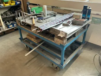 Trolley – kavel bij Dome Auctions, Höhenkirchen-Siegertsbrunn