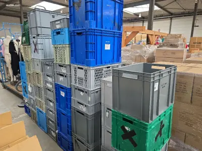 (49x) Diverse PVC bakken – kavel bij Auctim, Aartselaar