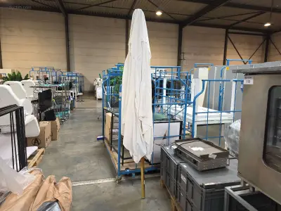 (4x) Parasols NN – kavel bij Auctim, Aartselaar