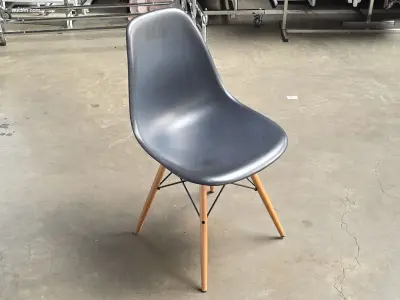 (8x) Stoelen Vitra Eames – kavel bij Auctim, Aartselaar