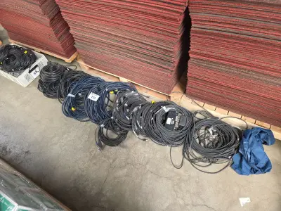 Audio en visuele bekabeling – kavel bij Auctim, Aartselaar